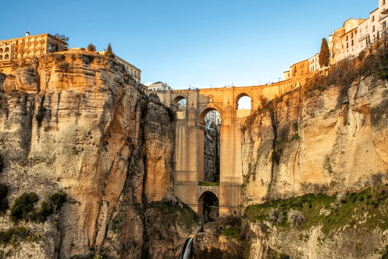 Malaga: 3-Day Guided Tour with Nerja & Frigiliana & Ronda