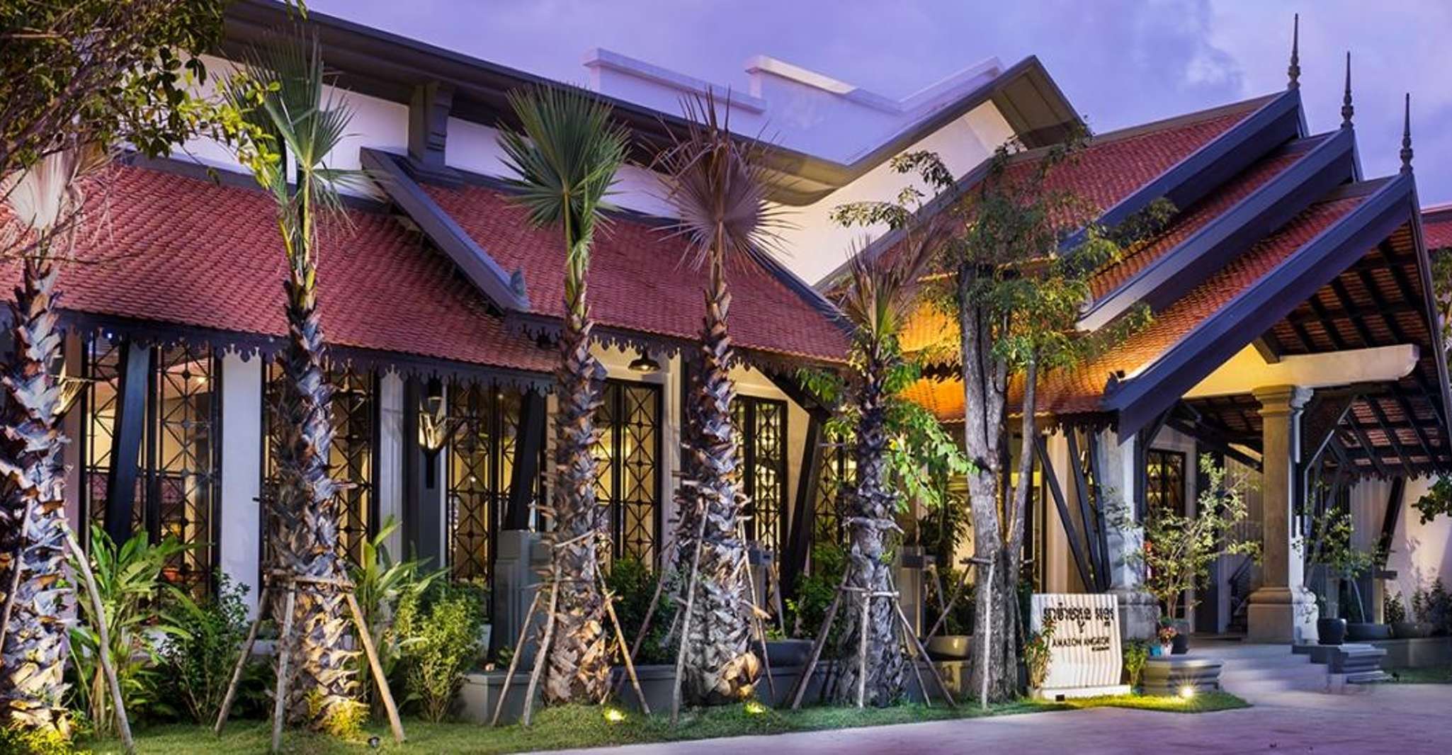 Apsara Dinner Show with Free transfer from to your hotel - Housity