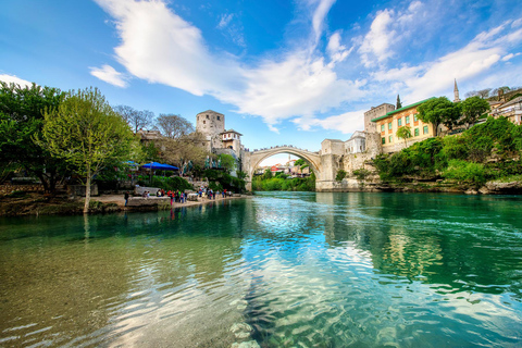 Dubrovnik: Escursione di un giorno a Mostar e alle cascate di KravicaPullman moderno con aria condizionata e guida in inglese