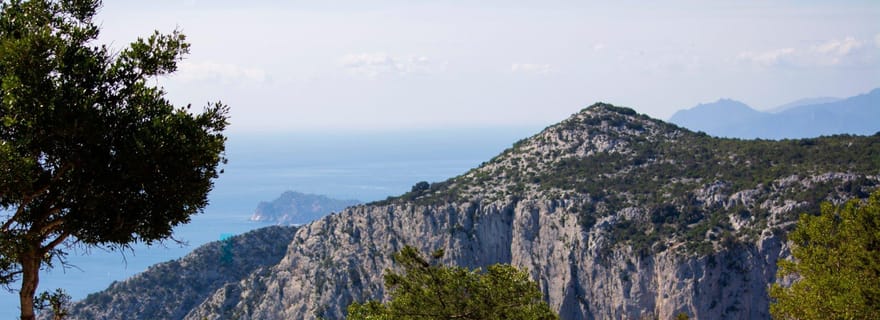 Au départ d'Arbatax : Excursion en jeep de 4 heures sur le plateau de Golgo à Baunei