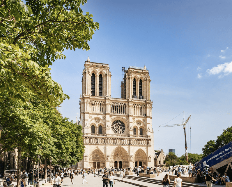 Visite guidée de la cathédrale Notre-Dame avec créneau réservé