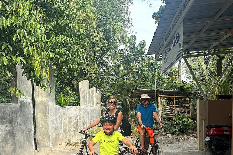 Yogyakarta: Cooking Class & Countryside Bike Tour with Lunch