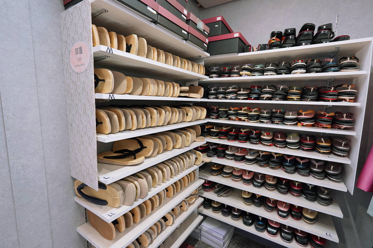 Kyoto: Gion Kiyomizudera Kimono Yukata Hairstyle& Photoshoot Kyoto Photo Session ONLY (1-Hour)