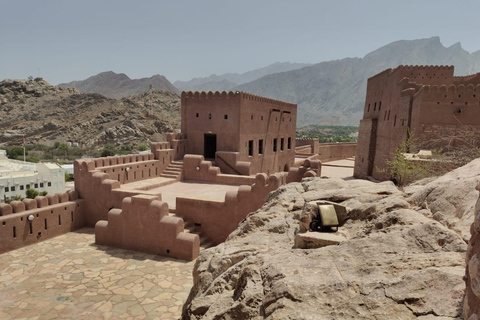 Visit Nakhal Fort, Ain Al Thawarah, & Wadi Bani Auf Tour