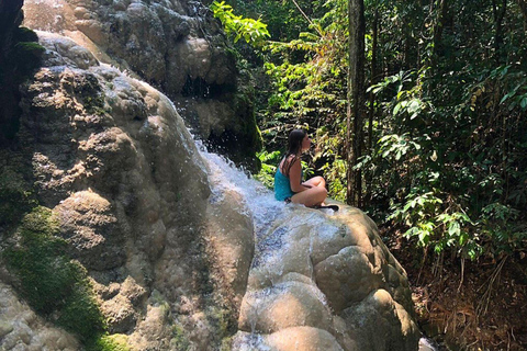 Enjoy Sticky Waterfall & Chet Si Fountain National Park Chiangmai: Sticky Waterfall & Chet Si Fountain National Park