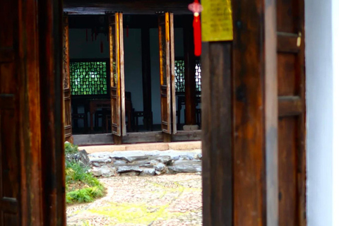 Zhujiajiao Water Town & Grand View Garden Private Tour