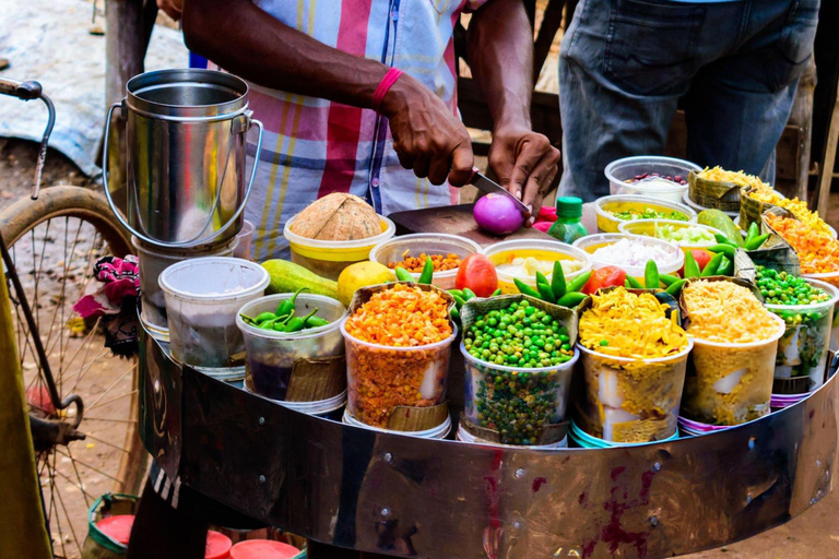 Kolkata: Half Day Private Shopping &amp; Food Tasting Tour