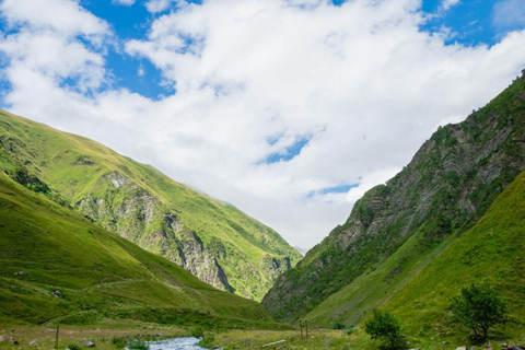 Tbilisi: Kazbegi and Juta Private Day Trip with Pickup