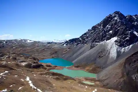 Cusco: 7 Lakes of Ausangate Day Trip with Hot Springs