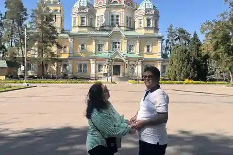 Almaty: Stadtführung mit Bergbesuch