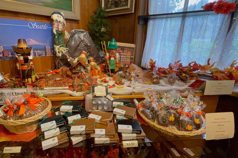 The Best of Seattle and Majestic Snoqualmie Waterfalls Winter Discount