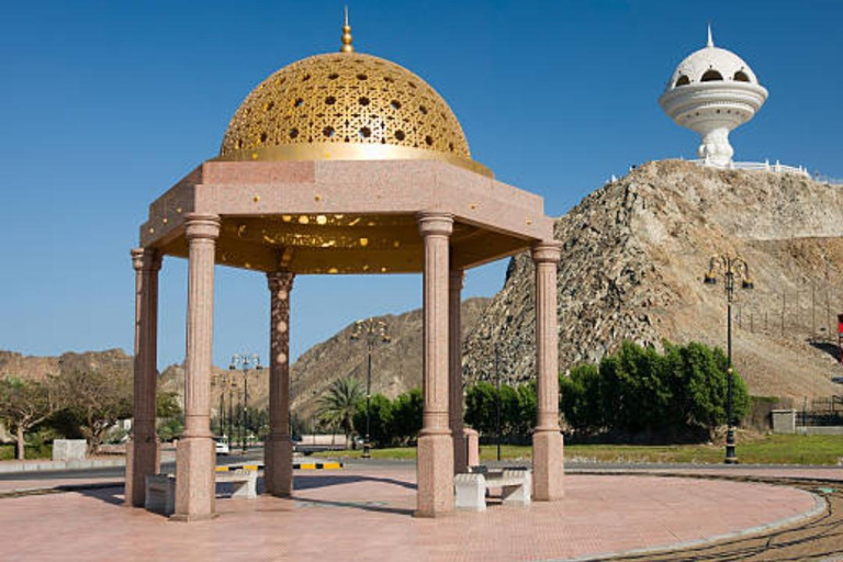 Muscat Full-Day Sharing Experience with Omani Coffee & Bread
