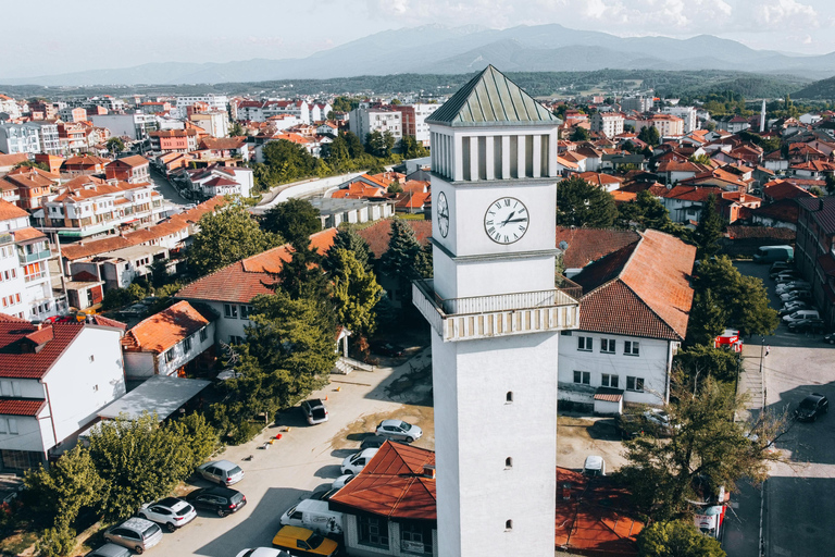 RUNDGANG DURCH TIRANARUNDGANG IN TIRANA