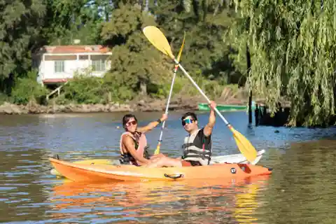 Excursión privada en bicicleta y kayak por Tigre con almuerzo incluido en Buenos Aires.