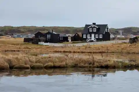 Reykjavik: Snaefellsnes Peninsula private tour with local