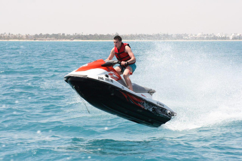 01h30 de passeio de jet ski em busca de golfinhos