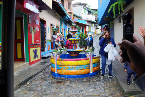 Ganztagestour nach Guatapé Piedra del Peñol ab Medellin