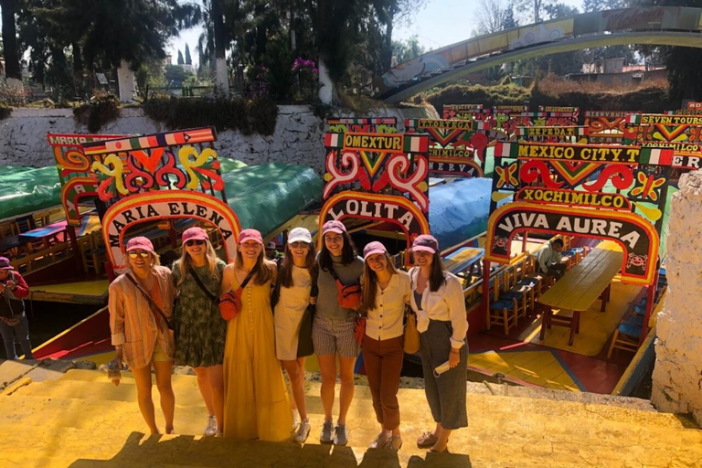 Xochimilco: Fiesta en Trajinera y Recorrido por CoyoacánGrupo pequeño