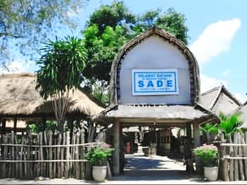 Sade Village, Kuta Lombok, and South Coasts: Private Tour