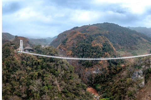 Crossing: 2-Day Moc Chau and Ta Xua Tour