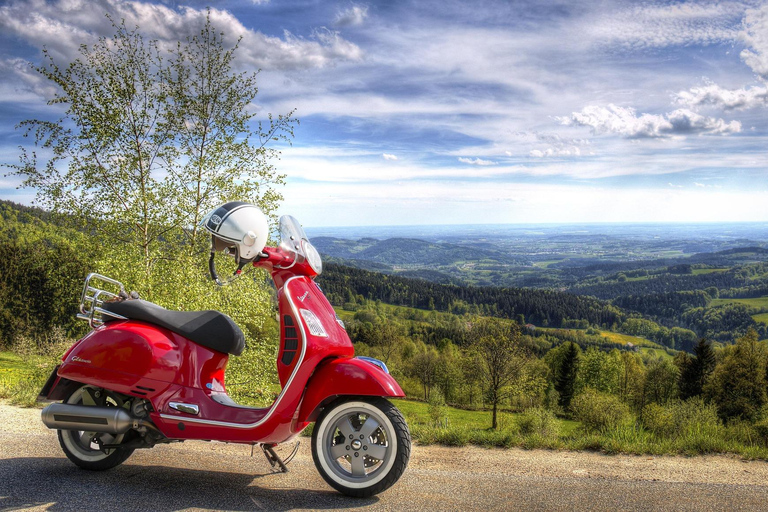 Kandy: Vespa City Tour with Gelato and Optional Photoshoot