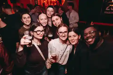 Barselona Sosyal İçecek Deneyimi + Karaoke "Gezginler Turu"
