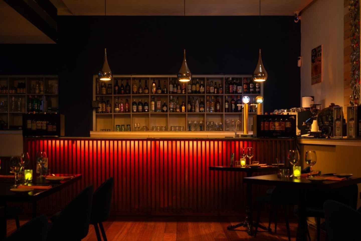 Malaga: Cena Spettacolo di Flamenco Autentico al Vino Mio