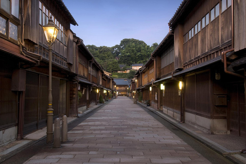 Kanazawa: Food and Tea Culture Private Guided Tour