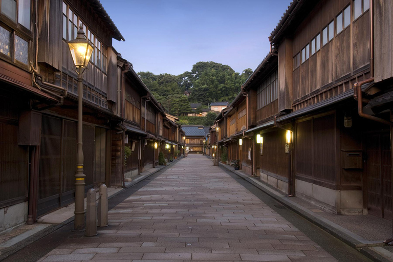 Kanazawa: Food and Tea Culture Private Guided Tour
