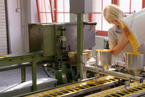 Visita pública guiada: Produção de "lápis de madeira".Visita pública guiada (alemão): Produção "Canetas de madeira"