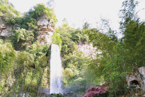 3-Day Essence Tour of Zhangjiajie (Small Group of 8 People) Customized 3-DayTourofForestPark,BaofengLake&TianmenMountain