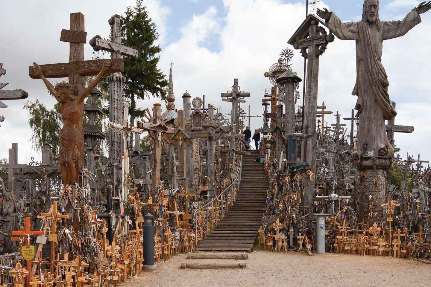 Riga: Private Tour to Hill of Crosses and Rundāle Palace