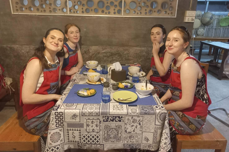 Chiang Mai : Small Group Thai Cooking class with market tour Chiang Mai : Easy and Simply Cooking Class