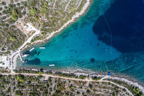 Desde Split: Laguna Azul y Museo Submarino (almuerzo y bebidas)