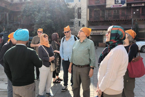 Amritsar: Golden Temple, Jallianwala Bagh, Wagah Border Tour