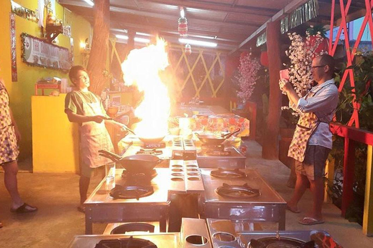 Krabi : Cours de cuisine à l'école de cuisine Thai Charm avec repas