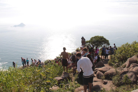 Pedra do Telégrafo: Hike and Beach Exploration