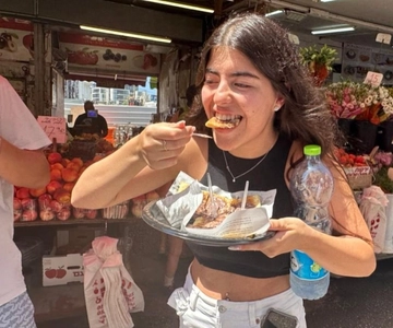 Tel Aviv: Carmel Market Food Tasting Tour “Shuk Hacarmel”