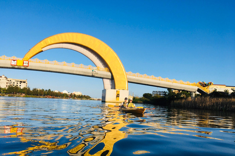 Hoi An: Sunset Kayaking Tour to Lantern Town