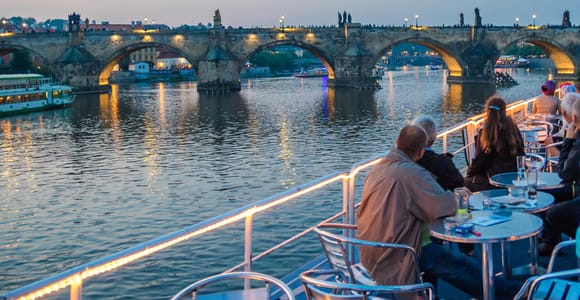 Prague: Dinner Cruise with Hotel Pickup and Drop-off