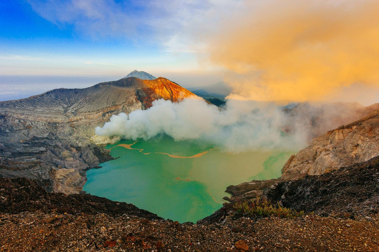 From Bali: Ijen Sunrise Tour & Breakfast at Local Restaurant