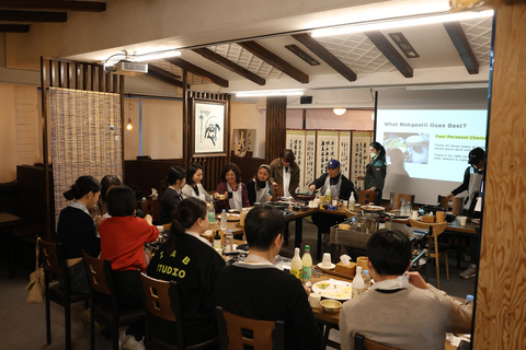 Busan: Mother-of-Pearl Craft Class with Games