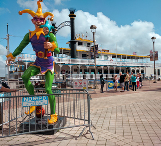 Creole Queen Paddlewheeler in New Orleans