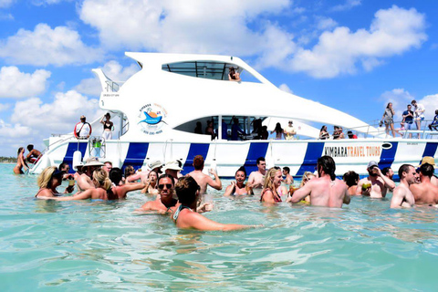 Punta Cana: Festa em um barco catamarã com bebidas ilimitadas