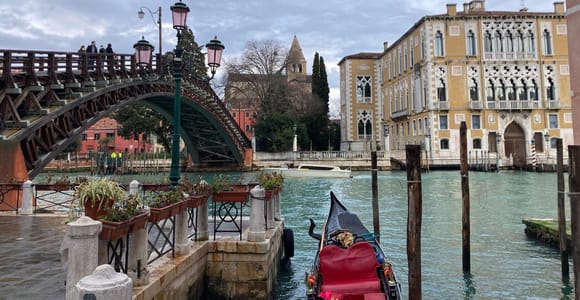 Venice: Early Morning Walking Tour with a Local Guide