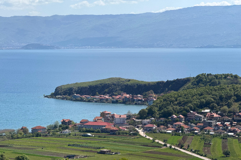 Desde Tirana/Durres: Korca, Voskopoja, Pogradec,Lin Excursión de un día