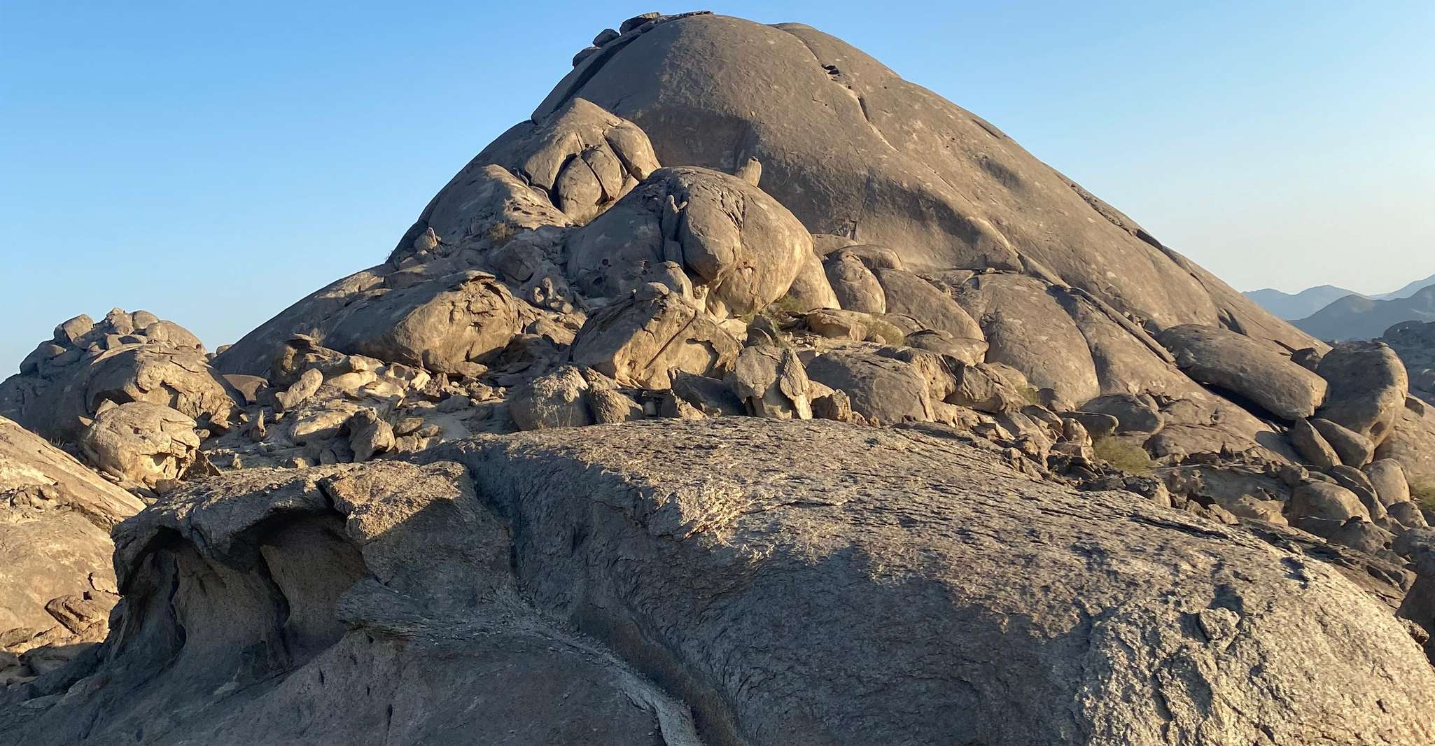 Jeddah: Moon Mountain Guided Hiking Tour with Snacks photo 3