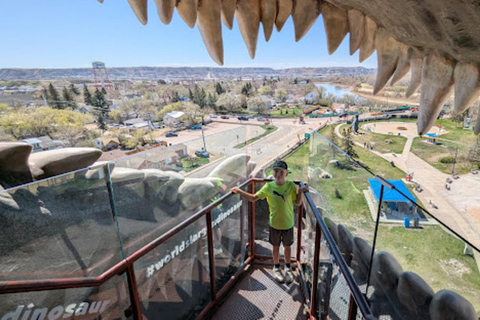 From Calgary: Drumheller Dinosaur Valley Full-Day Tour