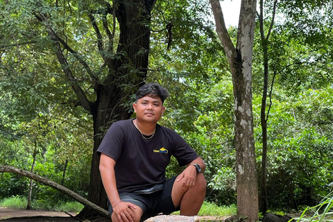 Labuan Bajo : Tour de um dia na Ilha de Komodo com guia localPasseio partilhado de barco lento em Labuan Bajo