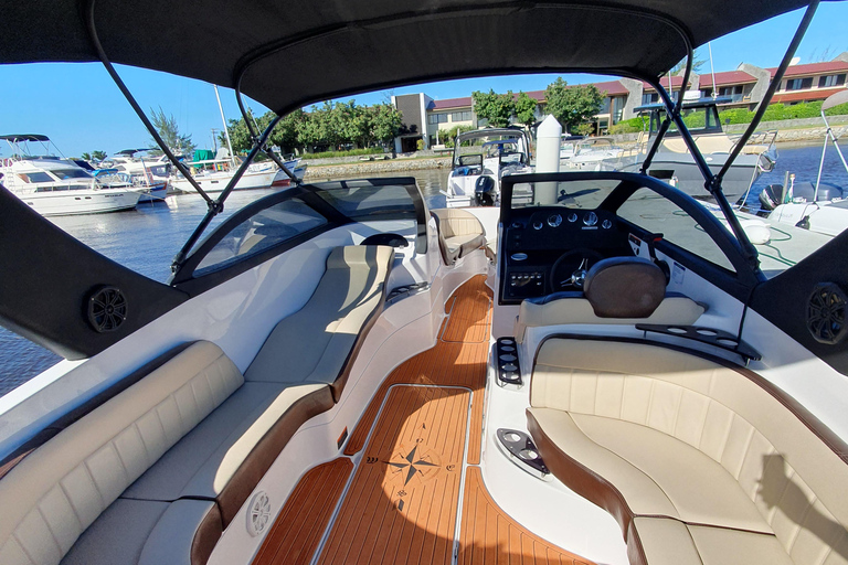 Búzios: Speedboat tour of 2 islands and 11 beaches